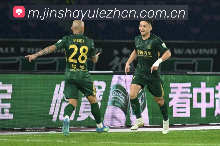 东契奇六十分带领独行侠迎八连胜疲惫闭眼庆祝湖人全队为其狂欢祝赛场复盘:最新赛事动态与深度分析 东契奇六十分带领独行侠迎八连胜疲惫闭眼庆祝湖人全队为其狂欢祝赛场复盘:最新赛事动态与深度分析